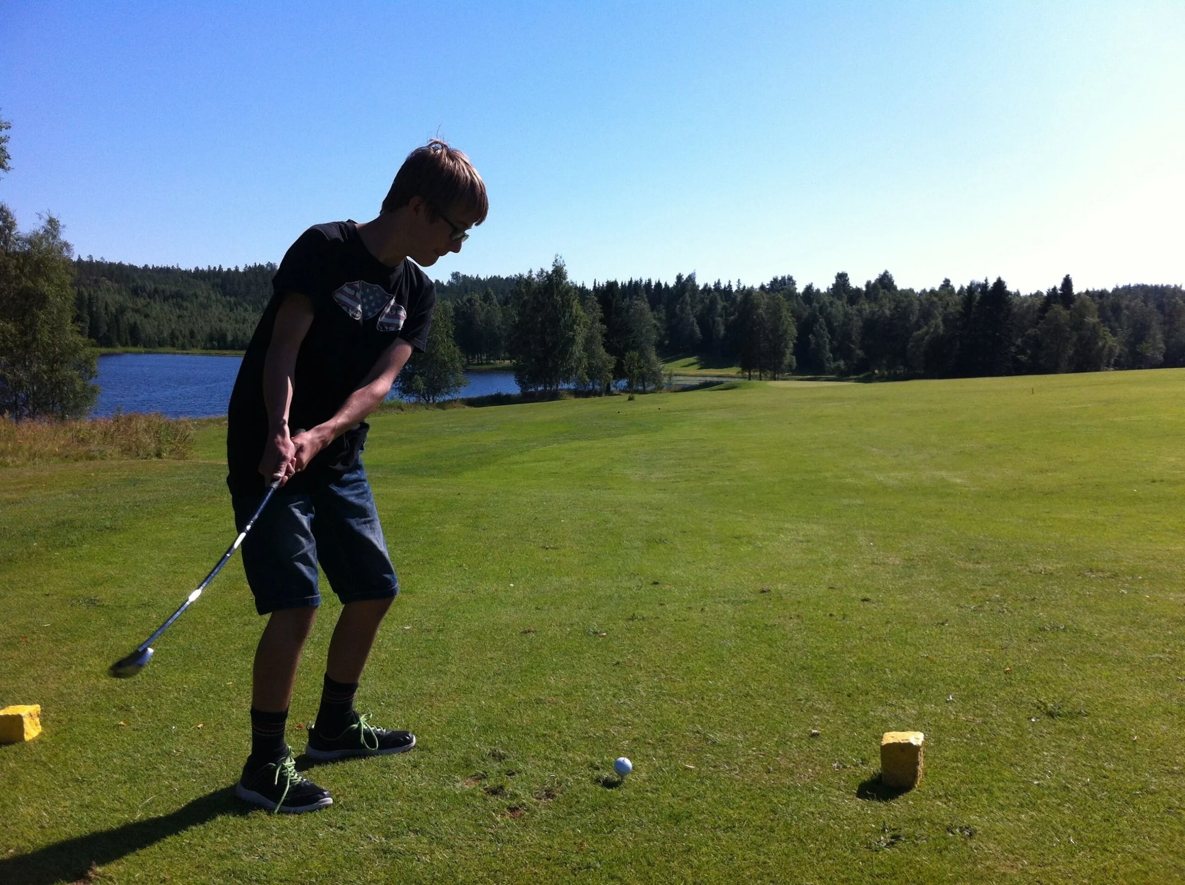 Jim Edlund slår ut på hål 14