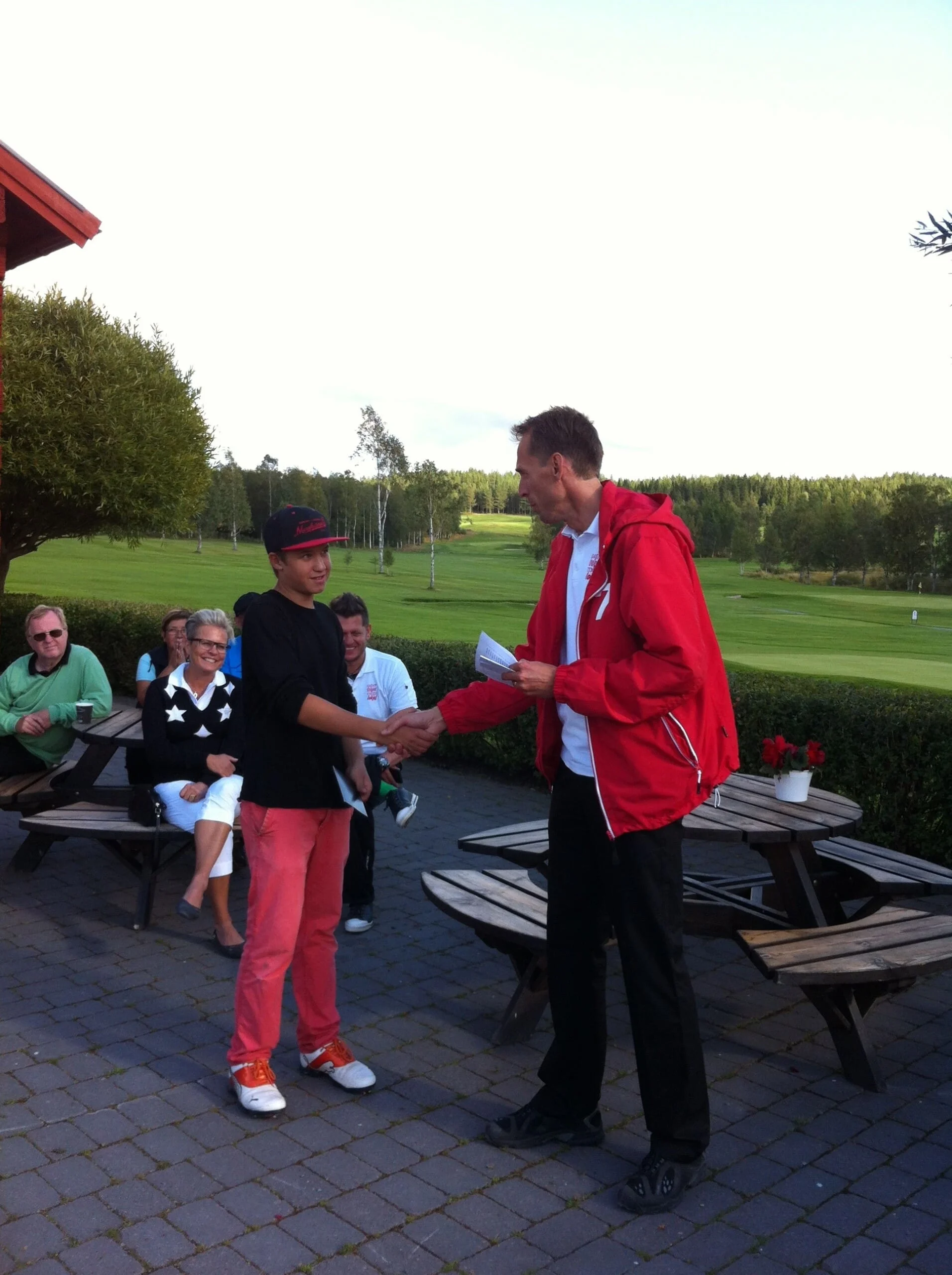 Filip Falk tar emot 7:e pris av Fredrik Holmgren