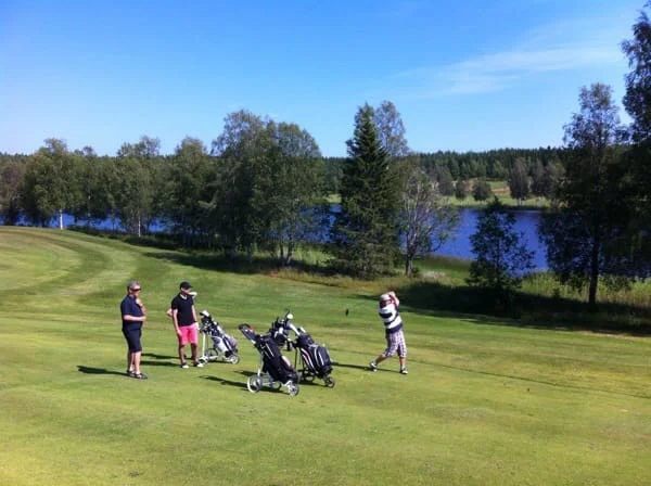 Christoffer Königsson på hål 14.