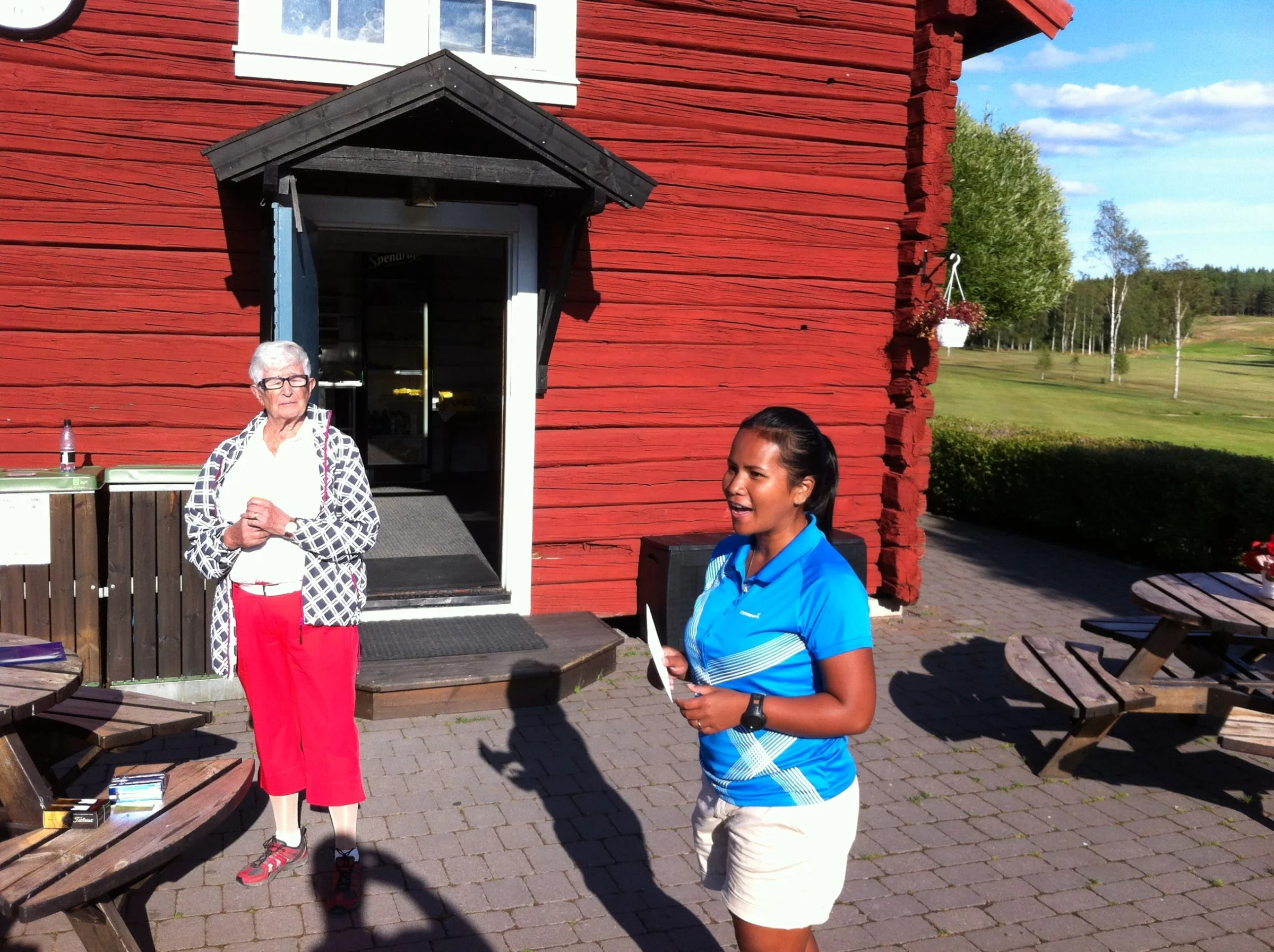 Gunnel Åkerlund och Wanwisa Lövdahl