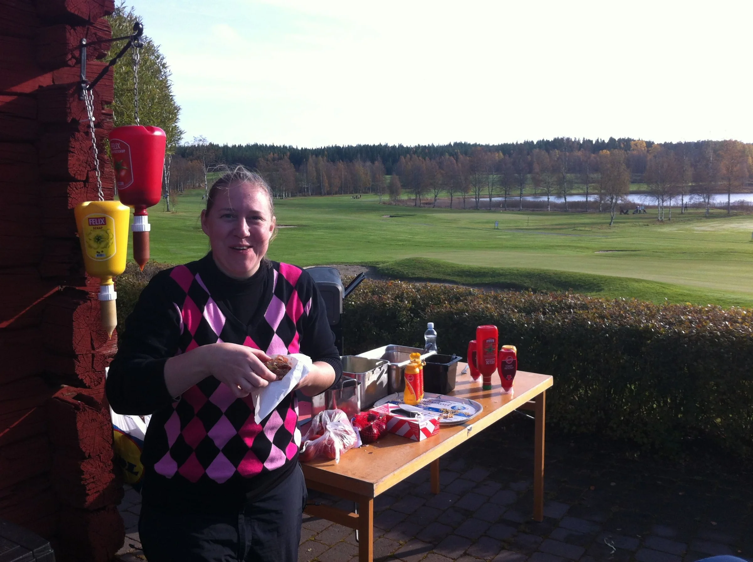 Helena Hägg blev, som alla andra deltagare, bjuden på hamburgare av Delete.