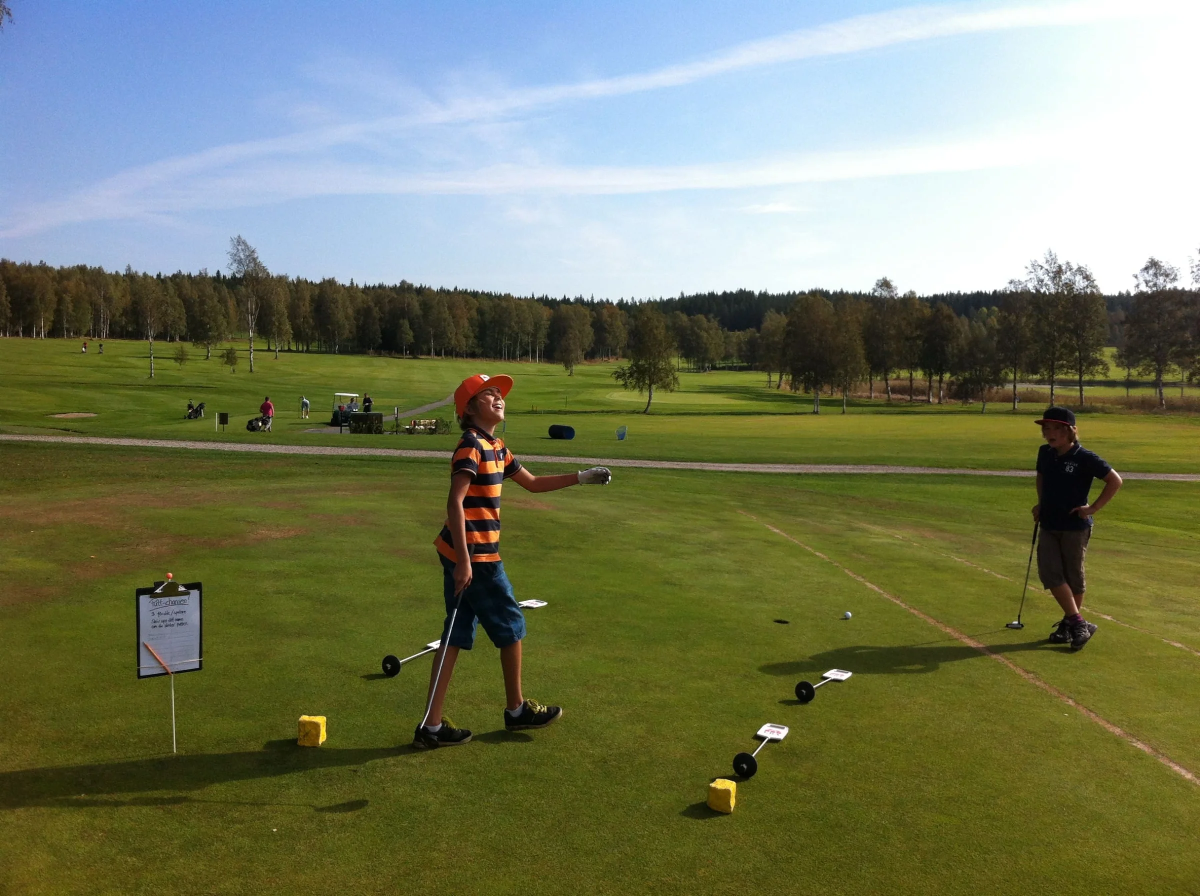 Adam Tjernström är nära.